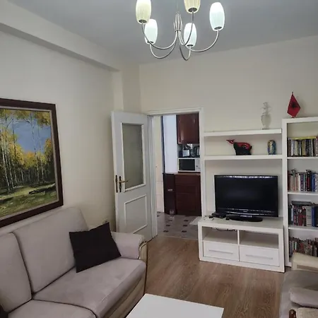 Grand House Homestay *